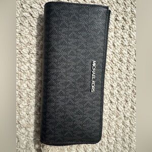 Michael Kors Jet Set Travel Large Saffiano Leather Quarter-Zip Wallet